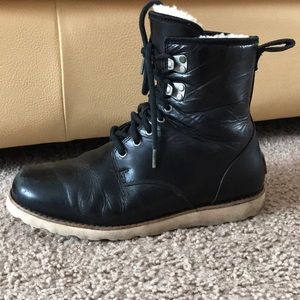 Men’s UGG Shearling lined boots